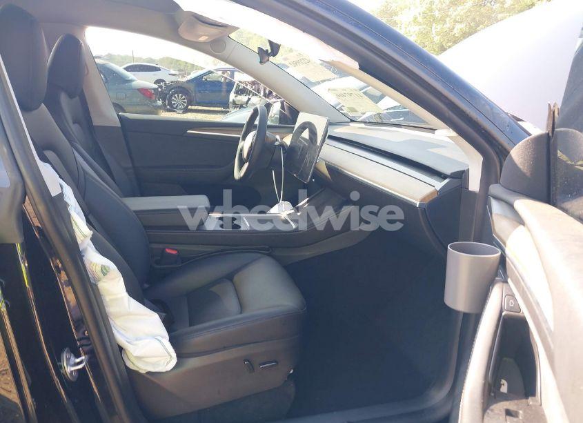 Photo 5 of 2023 Tesla Model Y AWD/LONG RANGE DUAL MOTOR ALL-WHEEL DRIVE (VIN 7SAYGDEEXPA027342)