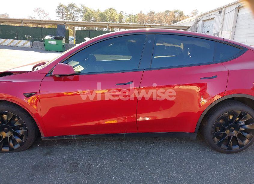 Photo 13 of 2023 Tesla Model Y AWD/LONG RANGE DUAL MOTOR ALL-WHEEL DRIVE (VIN 7SAYGDEEXPA030418)