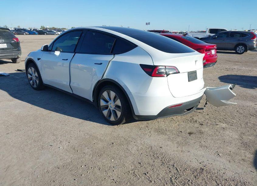Photo 3 of 2023 Tesla Model Y AWD/LONG RANGE DUAL MOTOR ALL-WHEEL DRIVE (VIN 7SAYGDEEXPA036686)