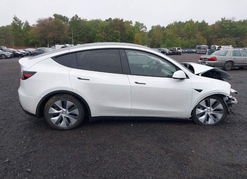 Photo 12 of 2023 Tesla Model Y AWD/LONG RANGE DUAL MOTOR ALL-WHEEL DRIVE (VIN 7SAYGDEEXPA079053)
