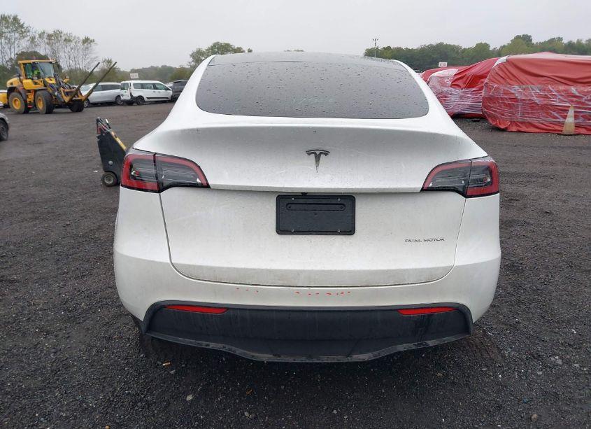 Photo 15 of 2023 Tesla Model Y AWD/LONG RANGE DUAL MOTOR ALL-WHEEL DRIVE (VIN 7SAYGDEEXPA079053)