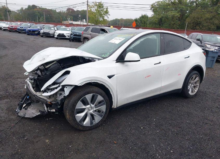Photo 2 of 2023 Tesla Model Y AWD/LONG RANGE DUAL MOTOR ALL-WHEEL DRIVE (VIN 7SAYGDEEXPA079053)