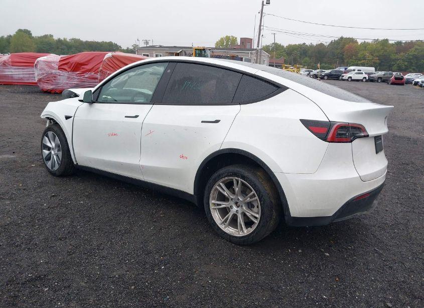 Photo 3 of 2023 Tesla Model Y AWD/LONG RANGE DUAL MOTOR ALL-WHEEL DRIVE (VIN 7SAYGDEEXPA079053)