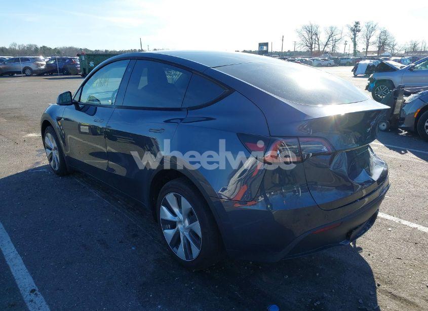Photo 3 of 2023 Tesla Model Y AWD/LONG RANGE DUAL MOTOR ALL-WHEEL DRIVE (VIN 7SAYGDEEXPA090215)