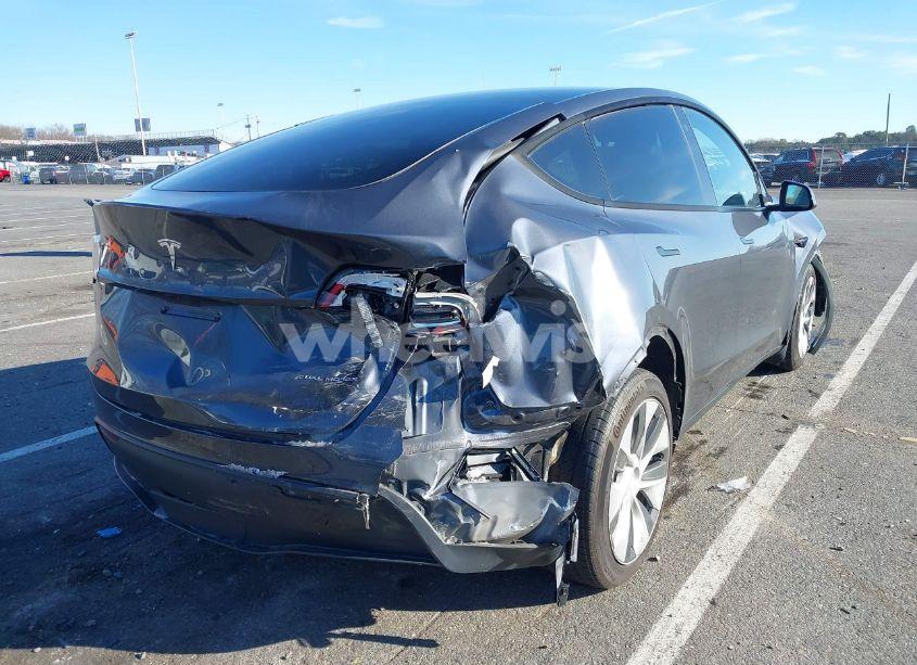 Photo 6 of 2023 Tesla Model Y AWD/LONG RANGE DUAL MOTOR ALL-WHEEL DRIVE (VIN 7SAYGDEEXPA090215)