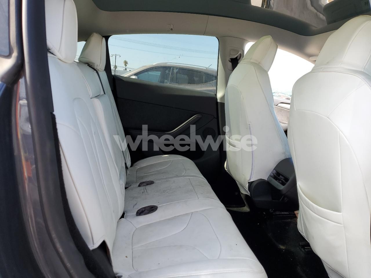 Photo 10 of 2023 TESLA MODEL Y (VIN 7SAYGDEEXPA119664)
