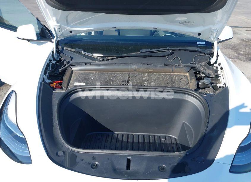 Photo 10 of 2023 Tesla Model Y AWD/LONG RANGE DUAL MOTOR ALL-WHEEL DRIVE (VIN 7SAYGDEEXPA123374)