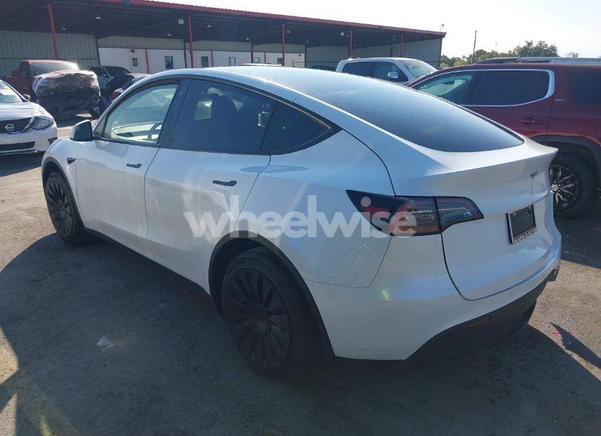 Photo 3 of 2023 Tesla Model Y AWD/LONG RANGE DUAL MOTOR ALL-WHEEL DRIVE (VIN 7SAYGDEEXPA123374)