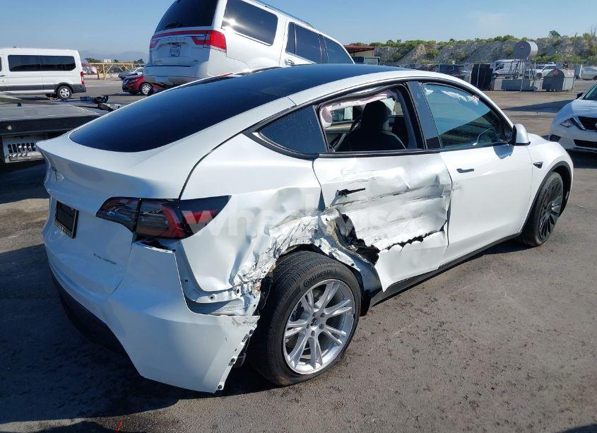 Photo 4 of 2023 Tesla Model Y AWD/LONG RANGE DUAL MOTOR ALL-WHEEL DRIVE (VIN 7SAYGDEEXPA123374)