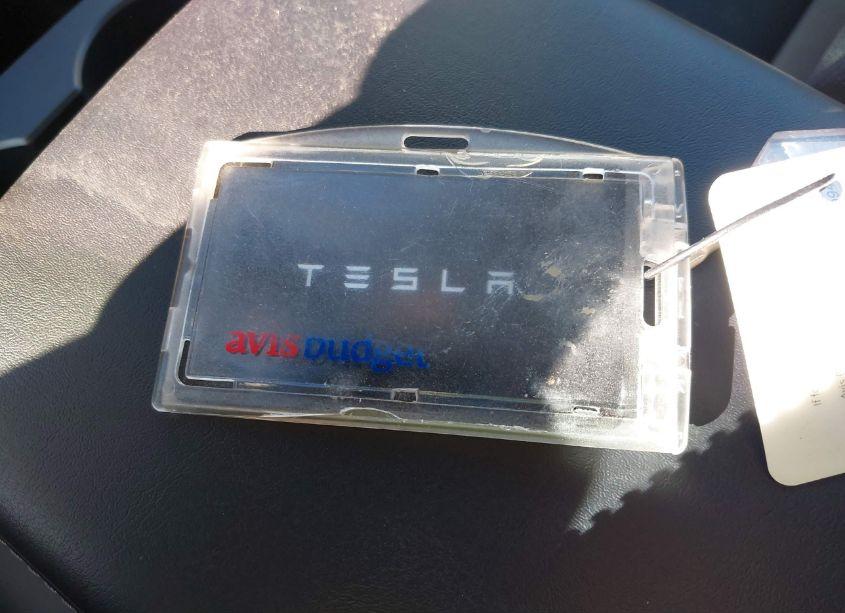 Photo 11 of 2023 Tesla Model Y AWD/LONG RANGE DUAL MOTOR ALL-WHEEL DRIVE (VIN 7SAYGDEEXPF638460)