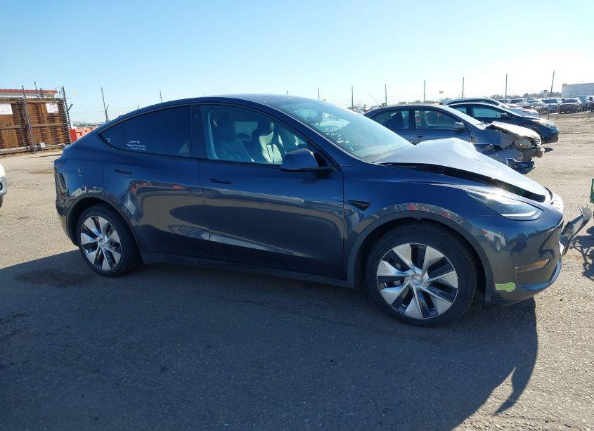 Photo 13 of 2023 Tesla Model Y AWD/LONG RANGE DUAL MOTOR ALL-WHEEL DRIVE (VIN 7SAYGDEEXPF638460)