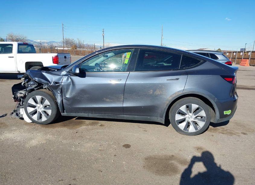 Photo 14 of 2023 Tesla Model Y AWD/LONG RANGE DUAL MOTOR ALL-WHEEL DRIVE (VIN 7SAYGDEEXPF638460)