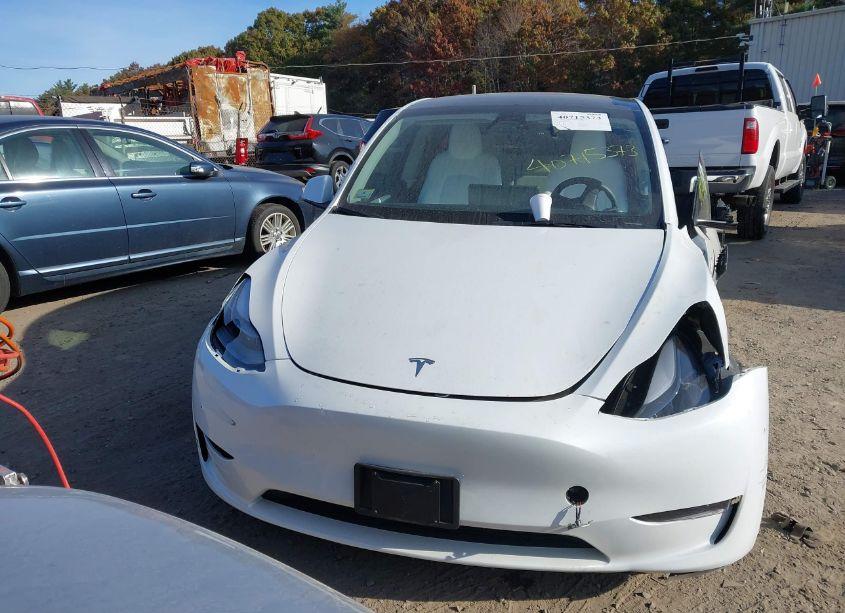 Photo 13 of 2023 Tesla Model Y AWD/LONG RANGE DUAL MOTOR ALL-WHEEL DRIVE (VIN 7SAYGDEEXPF876275)