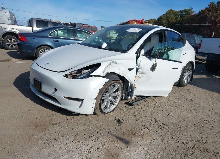 Photo 2 of 2023 Tesla Model Y AWD/LONG RANGE DUAL MOTOR ALL-WHEEL DRIVE (VIN 7SAYGDEEXPF876275)