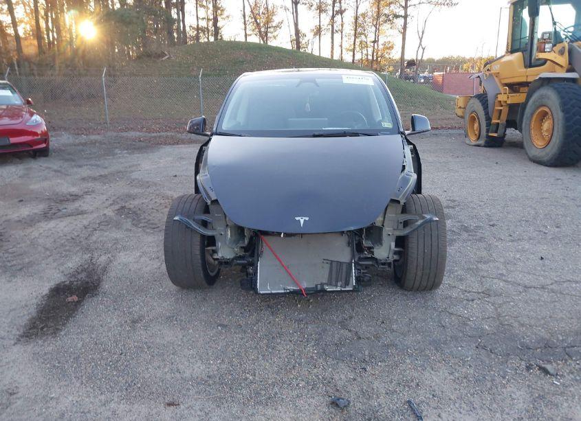 Photo 13 of 2024 Tesla Model Y LONG RANGE DUAL MOTOR ALL-WHEEL DRIVE (VIN 7SAYGDEEXRA227639)