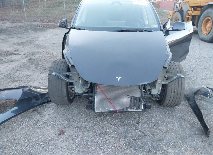 Photo 6 of 2024 Tesla Model Y LONG RANGE DUAL MOTOR ALL-WHEEL DRIVE (VIN 7SAYGDEEXRA227639)