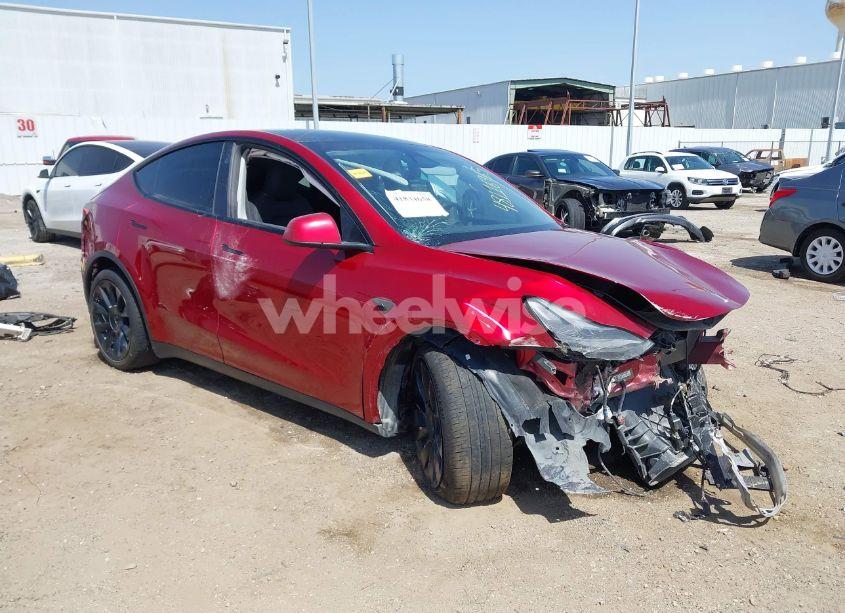2024 Tesla Model Y LONG RANGE DUAL MOTOR ALL-WHEEL DRIVE (VIN 7SAYGDEEXRA236065) main photo