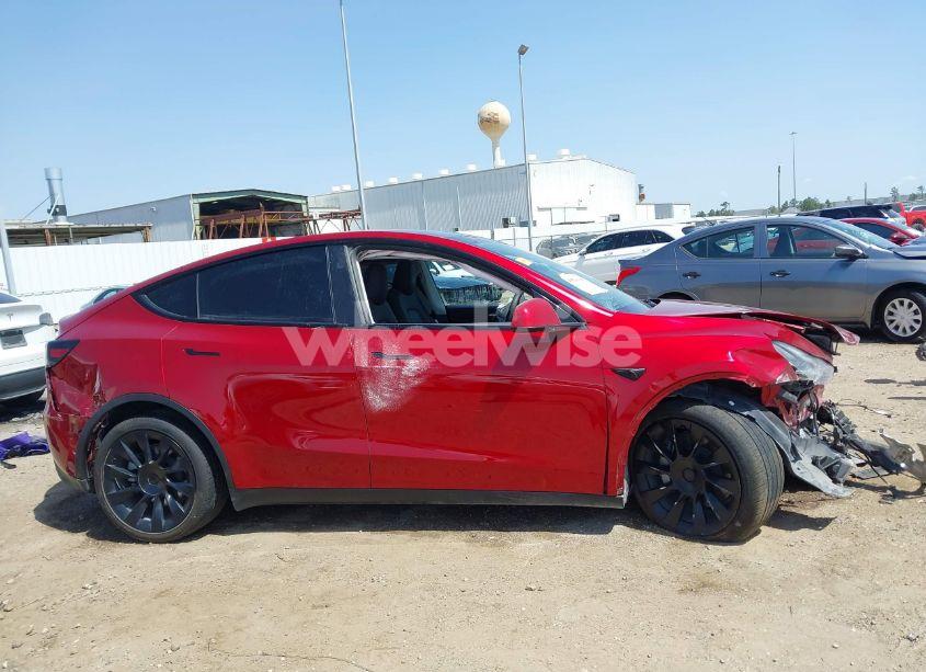 Photo 14 of 2024 Tesla Model Y LONG RANGE DUAL MOTOR ALL-WHEEL DRIVE (VIN 7SAYGDEEXRA236065)