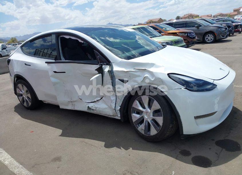 Photo 6 of 2024 Tesla Model Y LONG RANGE DUAL MOTOR ALL-WHEEL DRIVE (VIN 7SAYGDEEXRA257658)