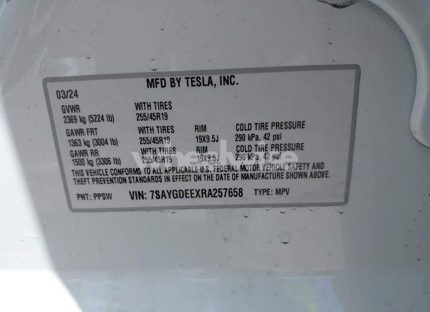 Photo 9 of 2024 Tesla Model Y LONG RANGE DUAL MOTOR ALL-WHEEL DRIVE (VIN 7SAYGDEEXRA257658)