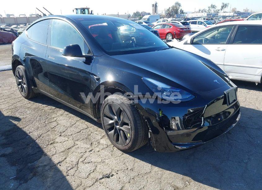 2024 Tesla Model Y LONG RANGE DUAL MOTOR ALL-WHEEL DRIVE (VIN 7SAYGDEEXRF116673) main photo