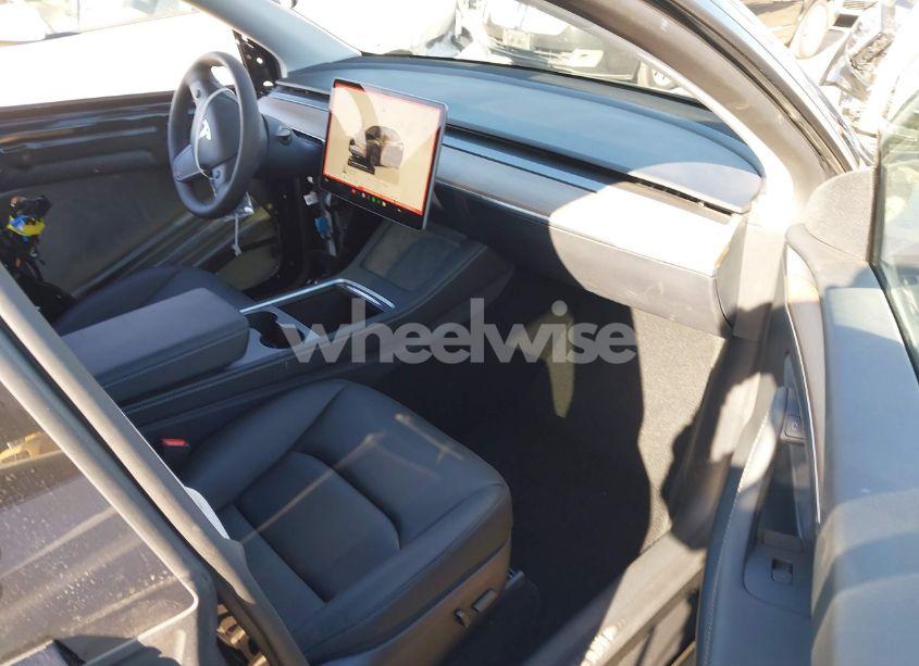 Photo 5 of 2024 Tesla Model Y LONG RANGE DUAL MOTOR ALL-WHEEL DRIVE (VIN 7SAYGDEEXRF116673)