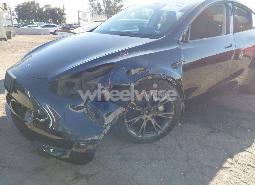 Photo 6 of 2024 Tesla Model Y LONG RANGE DUAL MOTOR ALL-WHEEL DRIVE (VIN 7SAYGDEEXRF116673)