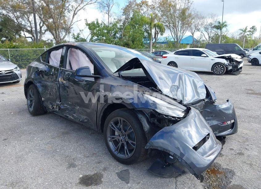 2025 Tesla Model Y LONG RANGE DUAL MOTOR ALL-WHEEL DRIVE (VIN 7SAYGDEEXSA362089) main photo