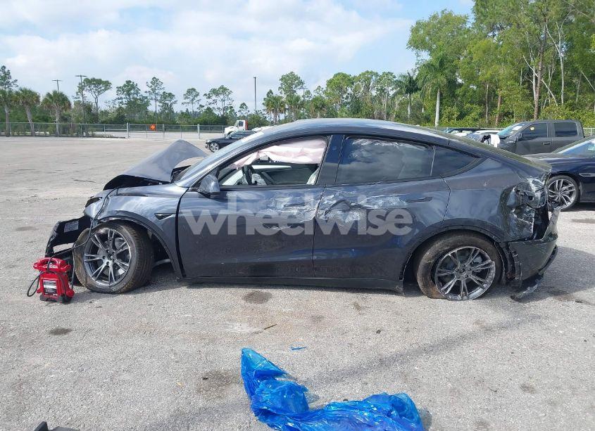 Photo 14 of 2025 Tesla Model Y LONG RANGE DUAL MOTOR ALL-WHEEL DRIVE (VIN 7SAYGDEEXSA362089)