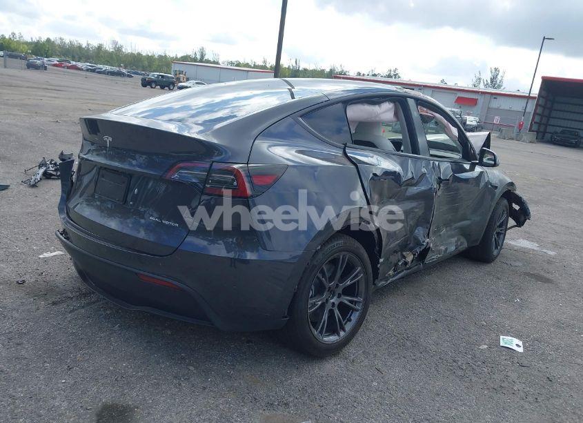 Photo 4 of 2025 Tesla Model Y LONG RANGE DUAL MOTOR ALL-WHEEL DRIVE (VIN 7SAYGDEEXSA362089)