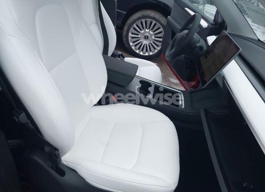 Photo 5 of 2025 Tesla Model Y LONG RANGE DUAL MOTOR ALL-WHEEL DRIVE (VIN 7SAYGDEEXSF217668)