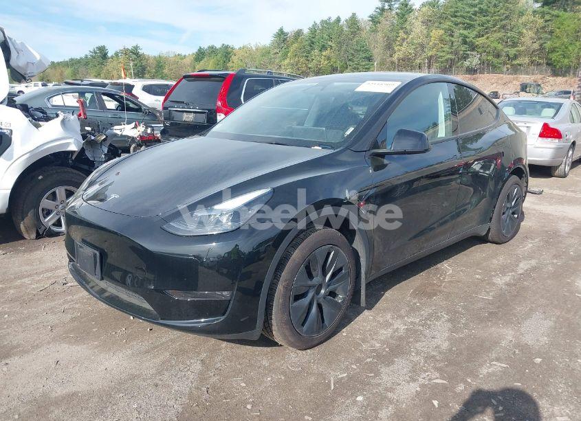 Photo 2 of 2025 Tesla Model Y LONG RANGE DUAL MOTOR ALL-WHEEL DRIVE (VIN 7SAYGDEEXSF247365)