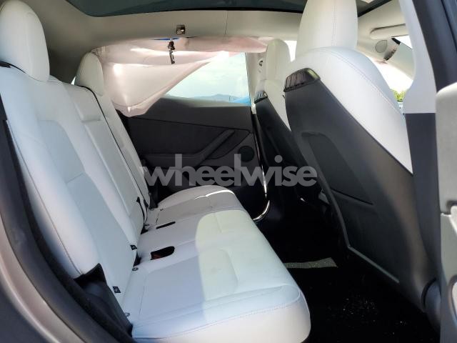 Photo 2 of 2025 TESLA MODEL Y (VIN 7SAYGDEEXSF257099)