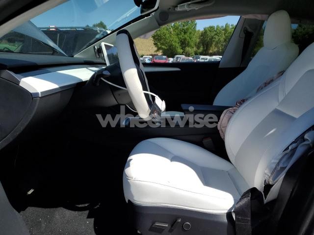 Photo 3 of 2025 TESLA MODEL Y (VIN 7SAYGDEEXSF257099)