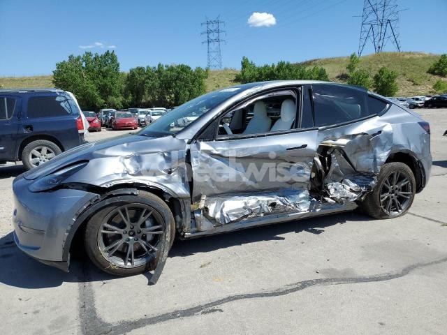 Photo 4 of 2025 TESLA MODEL Y (VIN 7SAYGDEEXSF257099)