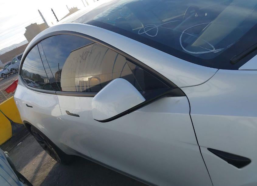 Photo 13 of 2022 Tesla Model Y PERFORMANCE DUAL MOTOR ALL-WHEEL DRIVE (VIN 7SAYGDEF0NF493323)