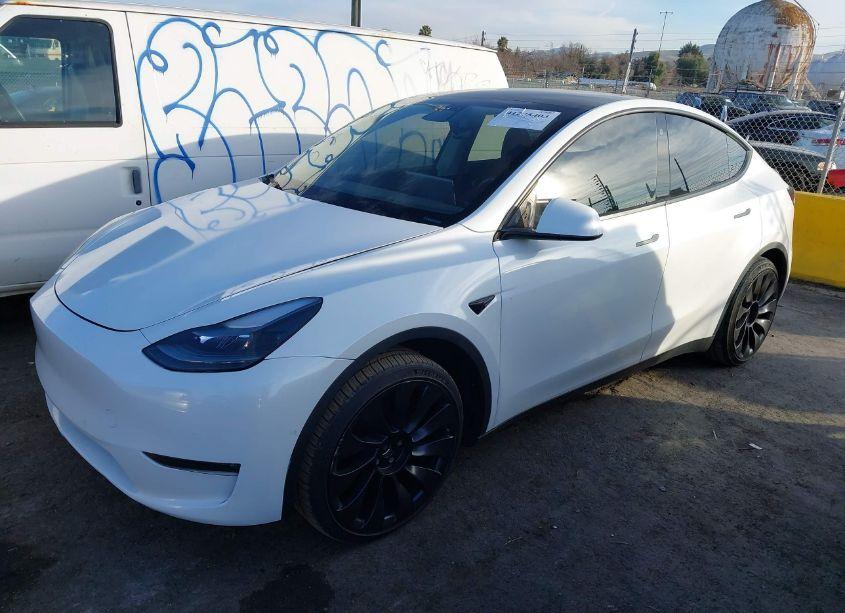 Photo 2 of 2022 Tesla Model Y PERFORMANCE DUAL MOTOR ALL-WHEEL DRIVE (VIN 7SAYGDEF0NF493323)