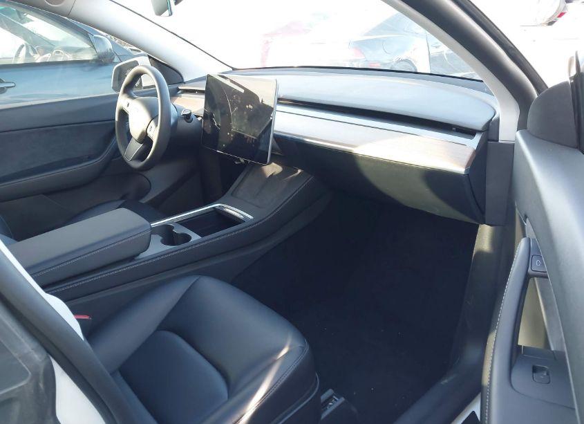 Photo 5 of 2022 Tesla Model Y PERFORMANCE DUAL MOTOR ALL-WHEEL DRIVE (VIN 7SAYGDEF0NF493323)