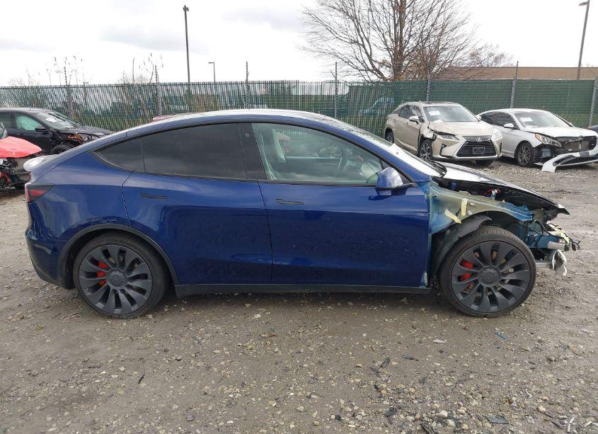 Photo 13 of 2022 Tesla Model Y PERFORMANCE DUAL MOTOR ALL-WHEEL DRIVE (VIN 7SAYGDEF0NF524067)