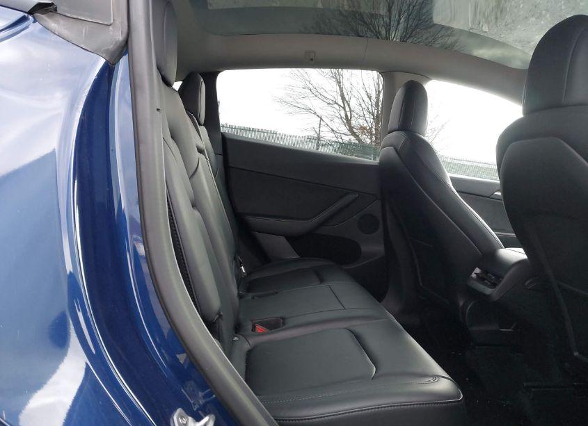 Photo 8 of 2022 Tesla Model Y PERFORMANCE DUAL MOTOR ALL-WHEEL DRIVE (VIN 7SAYGDEF0NF524067)