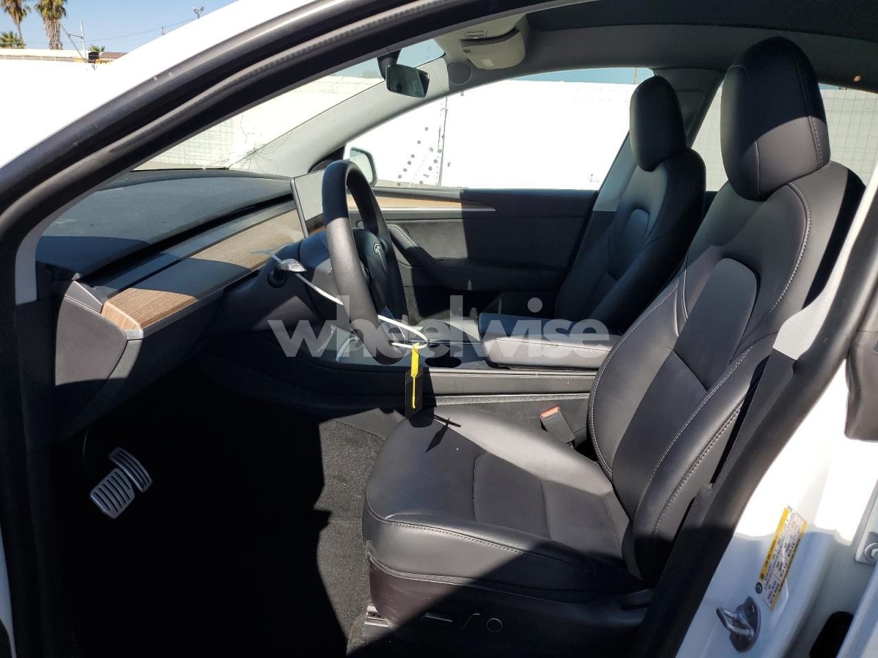 Photo 7 of 2023 TESLA MODEL Y (VIN 7SAYGDEF0PF606013)