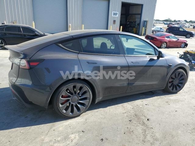 Photo 4 of 2024 TESLA MODEL Y (VIN 7SAYGDEF0RF093607)