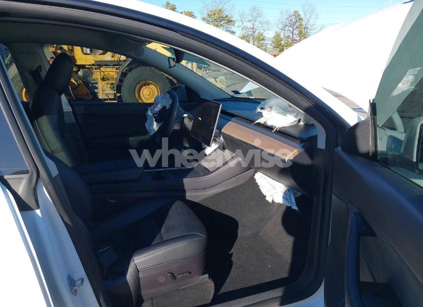 Photo 5 of 2022 Tesla Model Y PERFORMANCE DUAL MOTOR ALL-WHEEL DRIVE (VIN 7SAYGDEF1NF399015)