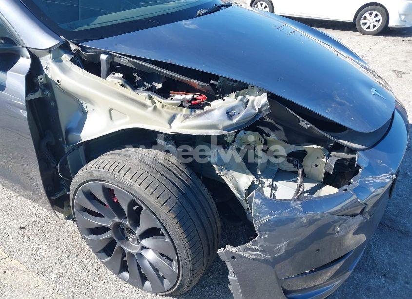 Photo 6 of 2022 Tesla Model Y PERFORMANCE DUAL MOTOR ALL-WHEEL DRIVE (VIN 7SAYGDEF1NF411325)