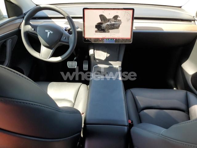 Photo 10 of 2024 TESLA MODEL Y (VIN 7SAYGDEF1RF051818)