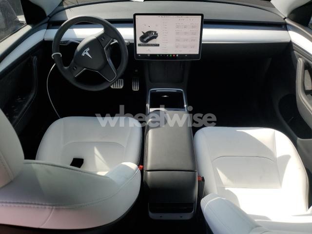 Photo 6 of 2025 TESLA MODEL Y (VIN 7SAYGDEF1SA362975)