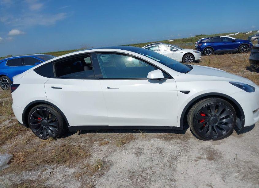 Photo 12 of 2022 Tesla Model Y PERFORMANCE DUAL MOTOR ALL-WHEEL DRIVE (VIN 7SAYGDEF2NF327711)