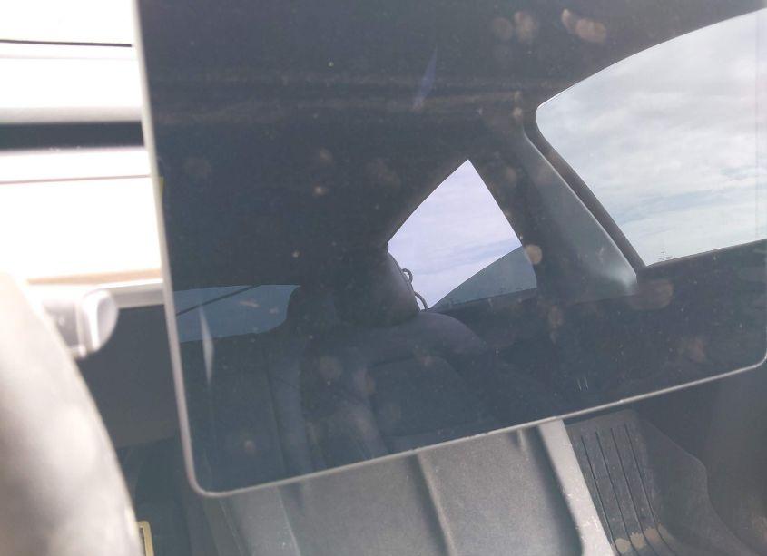 Photo 14 of 2022 Tesla Model Y PERFORMANCE DUAL MOTOR ALL-WHEEL DRIVE (VIN 7SAYGDEF2NF327711)