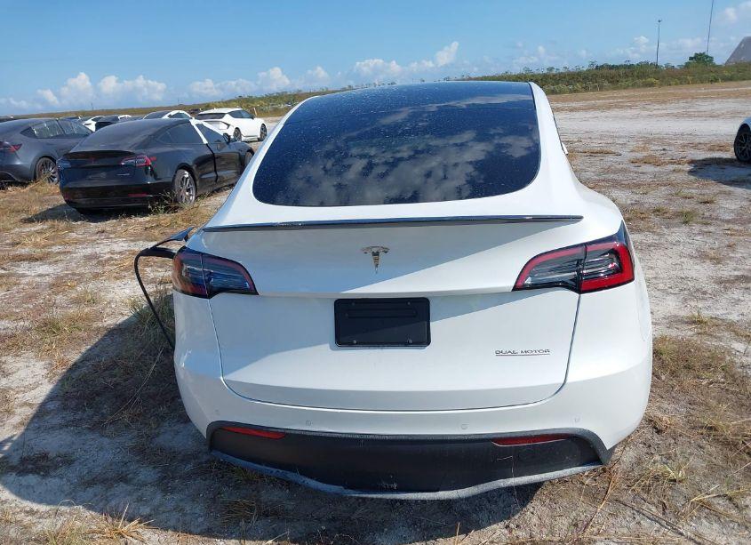 Photo 15 of 2022 Tesla Model Y PERFORMANCE DUAL MOTOR ALL-WHEEL DRIVE (VIN 7SAYGDEF2NF327711)