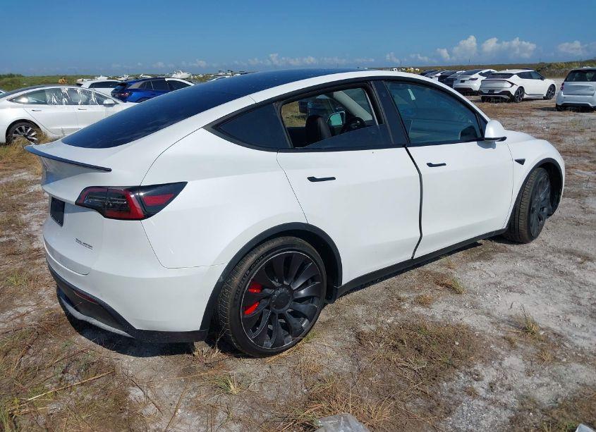 Photo 4 of 2022 Tesla Model Y PERFORMANCE DUAL MOTOR ALL-WHEEL DRIVE (VIN 7SAYGDEF2NF327711)
